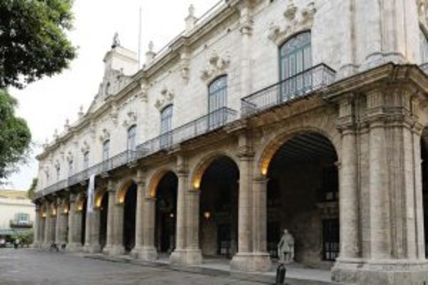 Explore Cuba in Style - Iberostar Parque Central 5 *