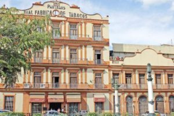 Explore Cuba in Style - Iberostar Grand Packard 5 *