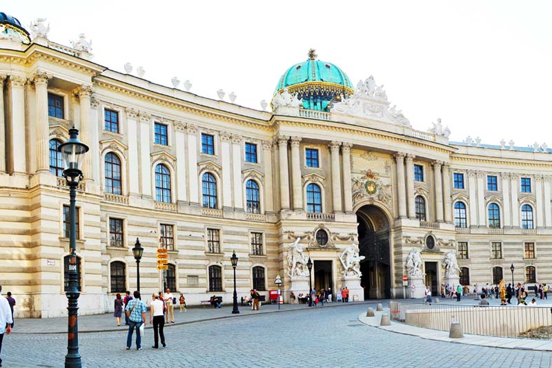 Baroque Cities & Monarchs of the Danube