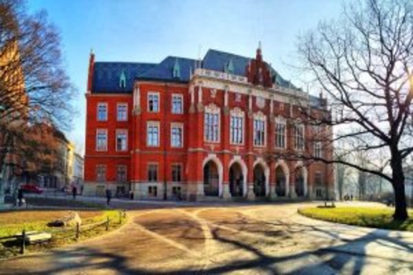 Crossing The Iron Curtain Tour