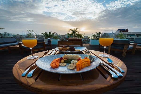 Explore Cuba in Style - Mystique Regis Habana by Royalton 5 *
