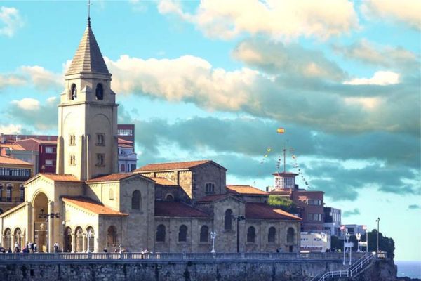 Green Spain route from Santiago de Compostela to Bilbao