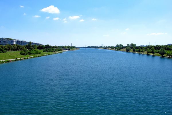 Immerse Vienna and Danube Valley