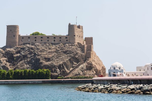 Discover Oman a Country at the tip of the Arabian gulf
