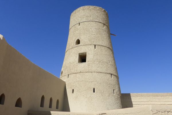 Discover Oman a Country at the tip of the Arabian gulf